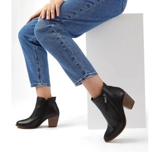 Coach Hewes Leather Ankle Boots Booties Black Women's 8